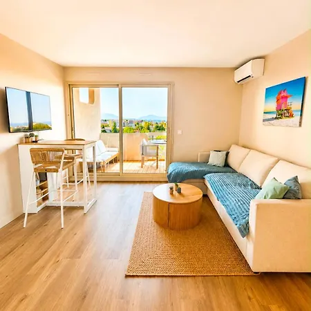 à Près De La Parking Et Piscine Appartement Antibes
